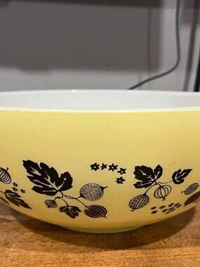 Pyrex Cinderella 4qt Mixing Bowl Gooseberry Pattern